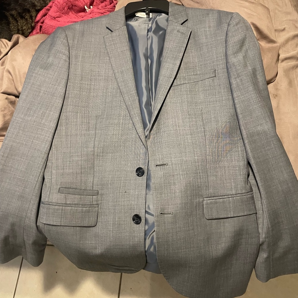 Express Men’s fitted cut grey suit